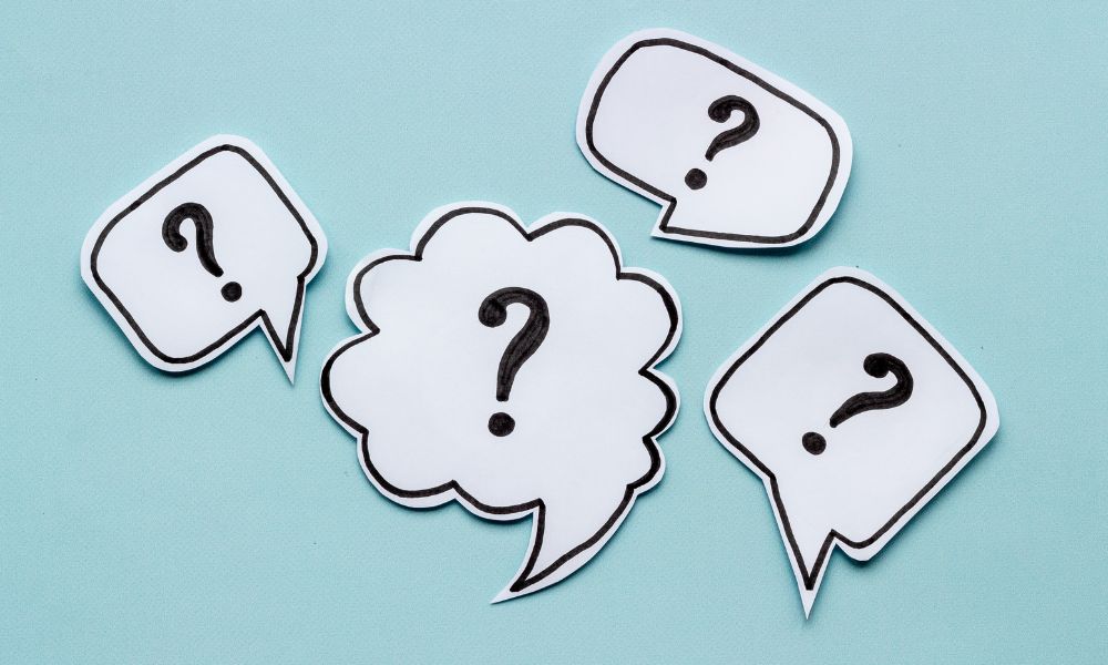 たくさんの「？」の吹き出し（両方やらせるべき？）